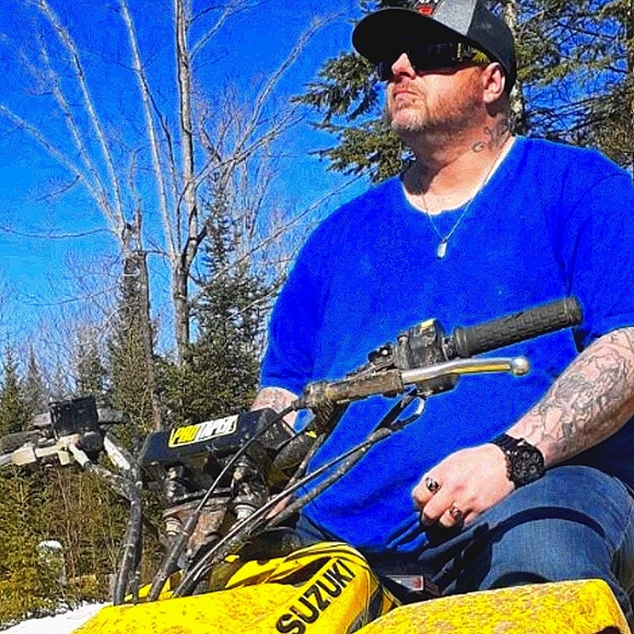 Meet your Posher, Mathieu - Picture 1 of 5